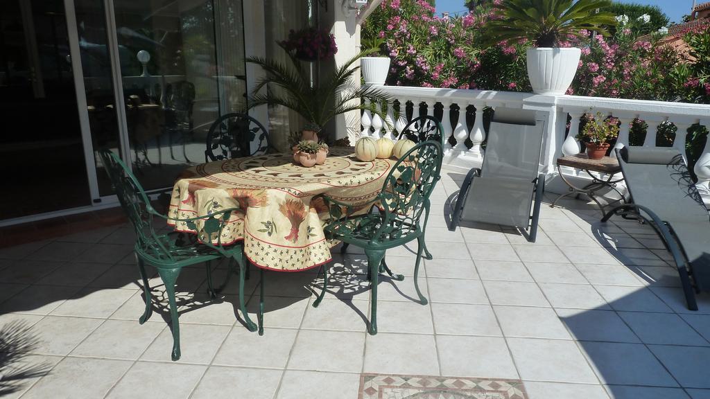 La Lezardiere Hotel Ла Кол-сюр-Лу Екстериор снимка