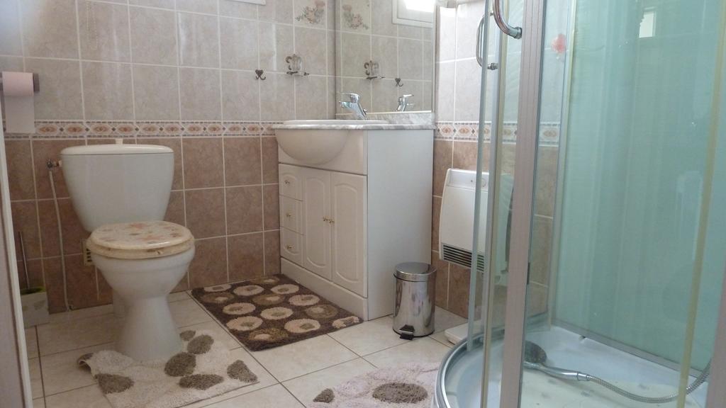 La Lezardiere Hotel Ла Кол-сюр-Лу Стая снимка